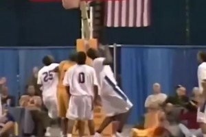 羅斯高中時期這記變向拉桿上籃，真的是太帥了！