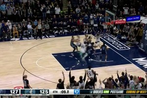 給機(jī)會(huì)沒(méi)把握??！愛(ài)德華茲最后時(shí)刻兩記拯救比賽的三分全都沒(méi)進(jìn)！