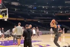 湖人比賽延期但馬刺球員依舊完成了投籃訓(xùn)練