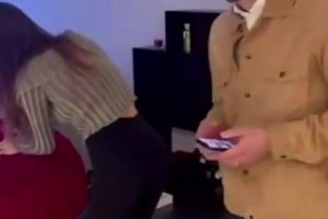 這巴掌真響！因莫比萊“狠狠”打了女友屁股一巴掌??