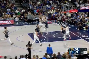 ??夢(mèng)回巔峰！約基奇長(zhǎng)傳制導(dǎo)，威少大步流星極限拉桿上籃打進(jìn)