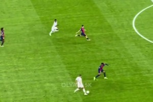 無人能擋！現(xiàn)場看臺(tái)拍攝姆巴佩一條龍攻破巴薩！