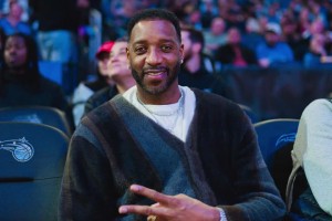 名宿助陣！麥迪今日抵達(dá)現(xiàn)場觀戰(zhàn)魔術(shù)vs76人