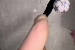 嘶嘶嘶！這女足大長腿??難怪顛球這么有節(jié)奏感