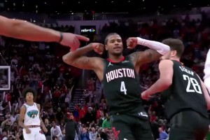 生涯之夜！杰倫-格林關(guān)鍵球與中鋒空中對抗！打板上進(jìn)奠定勝局！