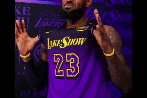 重溫06年趣味三分大賽：退役1年的雷吉米勒vs退役9年的肯尼史密斯