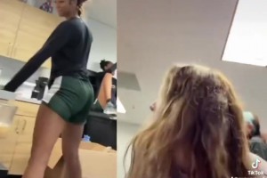 這得多少?。繂讨文冉o迷你羅零花錢