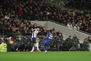 孫興慜：看我拉球轉(zhuǎn)身??凱塞多：別BB！一腳踹回韓國賣泡菜