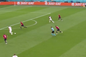 國(guó)家隊(duì)?wèi)?zhàn)神！2020歐洲杯上馬奎爾一夫當(dāng)關(guān)