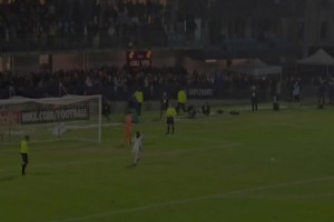 內(nèi)馬爾女友：讓我看看誰懷孕了??內(nèi)馬爾：是你吃的太多了