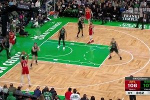 看慢動作誰問題？塔圖姆和奧孔古激烈搶球沖突??馬祖拉進場鼓掌