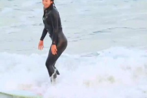 源哥濕身了?。埪?025年的第一次沖浪~