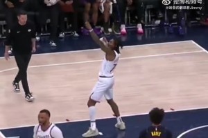 全被你裝了！哈登投進(jìn)三分后，小波特的慶祝動(dòng)作太搶眼了！