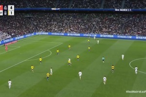 皇馬多打一人！貝尼托蹬踹巴斯克斯側(cè)腰，被主裁直紅罰下！