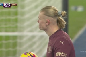 錯失良機！科瓦西奇送直塞！哈蘭德單刀打門被撲出！