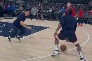 登哥：過(guò)人太容易，差點(diǎn)忘記怎么上籃了??