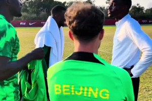 老熟人，大連新援國(guó)安舊將馬馬杜來(lái)到國(guó)安訓(xùn)練營(yíng)敘舊