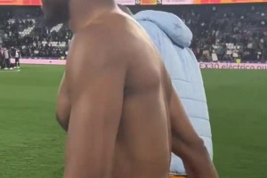 皇馬生涯首個帽子戲法！姆巴佩當選全場最佳球員并帶走比賽用球