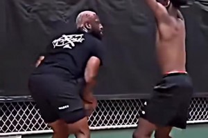 父子間也愛噴垃圾話！經(jīng)典名場面：韋德單挑兒子！