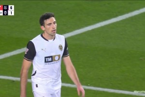 費蘭底線傳中造險！塔雷加解圍不慎自擺烏龍！巴薩7-1瓦倫！