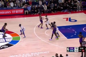 還是太年輕！布朗尼擊地傳濃眉失誤 亞布塞萊搶斷反擊打停湖人