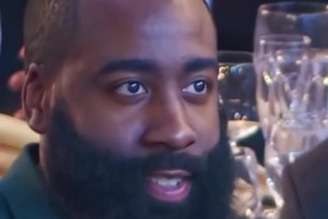 哈登名場面！當(dāng)年看到女星麻辣雞時(shí)，登哥眼睛都直了??