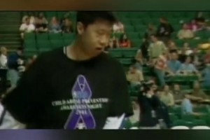 身體天賦頂級(jí)！之前王治郅在獨(dú)行俠時(shí)候賽前熱身秀360轉(zhuǎn)體扣籃