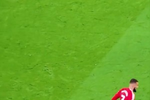 大年初四，蒸蒸日上??馬茲拉維祝你萬(wàn)事順?biāo)欤? >
                                        </div>
                                    </div>
                                    <div   id=