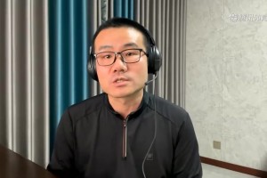 老詹賽后和家人打完招呼沖回更衣室，這時(shí)候還不知道濃眉被交易吧