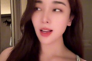 說車美女博主比喻東契奇濃眉交易：特斯拉造油車奔馳開啟電動化~