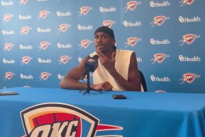 所有當(dāng)家球星都慌了？！亞歷山大談77濃眉交易：壓根沒想過還能有這種事！