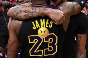 滿滿都是愛！詹姆斯社媒曬出自己與濃眉的合照：愛你！去那里盡情揮灑自我吧！