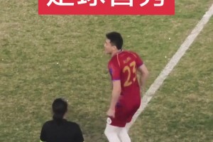 郭艾倫足球首秀，穿籃球鞋pk馮瀟霆郜林