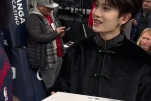 ??任嘉倫和哈登互換禮物