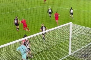 又一強(qiáng)敵??日本女國腳谷川萌萌子拜仁首秀連過3人助攻+進(jìn)球