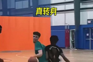 還不如讓三球進(jìn)全明星呢 玩花活他是真有一手