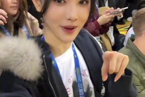 金佳悅曬和昔日籃網(wǎng)三巨頭合影 這應(yīng)該是中國(guó)女主播第一顏值了吧