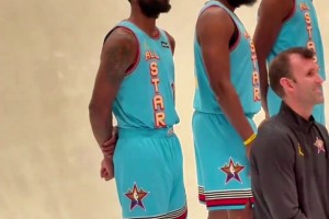 合體之后的第17場(chǎng)比賽！籃網(wǎng)三巨頭杜登歐拍定妝照站在一塊~