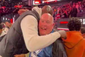 還記得為KG跳舞的大叔嗎？全明星之夜加內(nèi)特偶遇故人