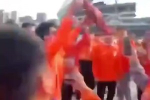 給俱樂部抹黑?昔日極端號稱泰山球迷焚燒武磊球衣，大罵武磊SB