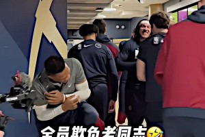 驚！約基奇帶頭率全隊在球員通道圍毆威少??