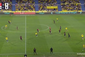 替補(bǔ)奇兵！亞馬爾送直塞，奧爾莫扣開(kāi)防守抽射破門(mén)