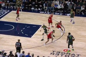 這不就是巔峰哈登嗎？網(wǎng)友將愛(ài)德華茲的撤步三分做成了鏡像版