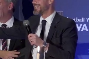 攤牌了！滕哈格家族企業(yè)市值過億！滕哈赫：當教練只是我的愛好！