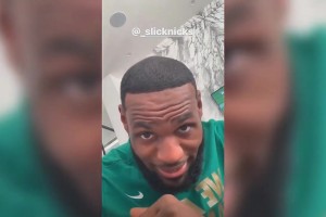 力挺好隊(duì)友！全明星國(guó)際隊(duì)晉級(jí)后觀看利拉德殺死比賽的三分！