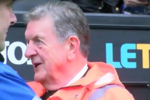 真的像啊！霍奇森在斯旺西遇到他的“替身”！