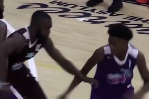 ??韋德場邊給兒子布置戰(zhàn)術(shù)?，你韋大爺還是你韋大爺！??