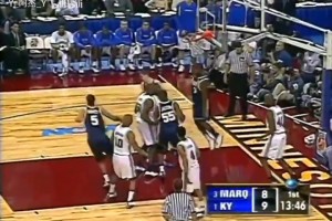 大學(xué)時期的閃電俠！韋德瘋?cè)窨?9分11板11助4斷1帽率隊晉級！