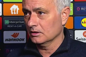 穆里尼奧：今天球迷沒有給我們太多支持，和球隊的表現(xiàn)一樣??