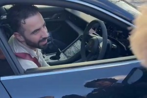 還得是你??！歐聯(lián)賽后記者超長問題問困穆帥，發(fā)布會上直接裝睡